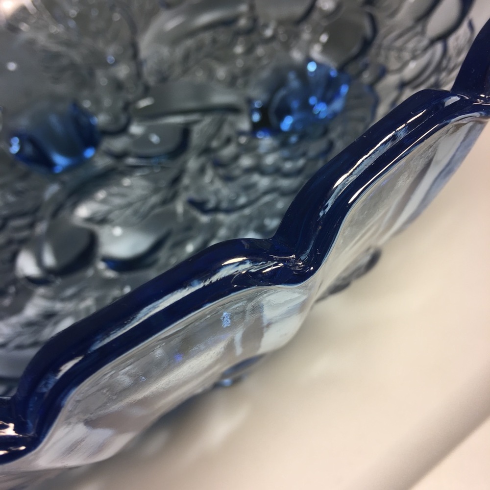 Vintage Indiana / Colony Glass Blue Harvest Grape Bowl - Picture 12 of 12